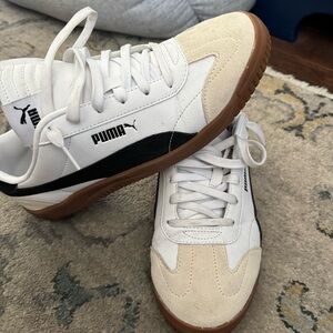 Puma Club 5v5 SD Puma Men's White and Tan Sneakers